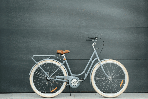 Como Montar Pneus de Parede Branca em Bicicletas Tradicionais