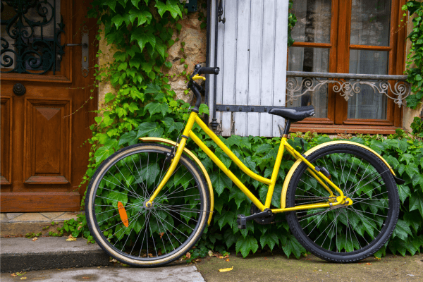 Ideias Inovadoras para Personalizar Selins com Efeitos de Iluminação em Bikes Clássicas
